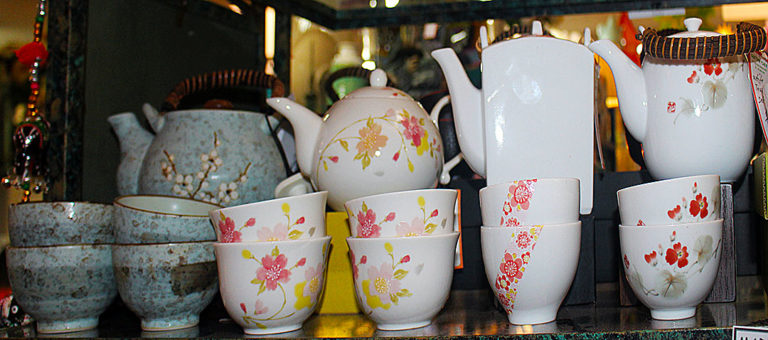 Teapots & Drinking Cups